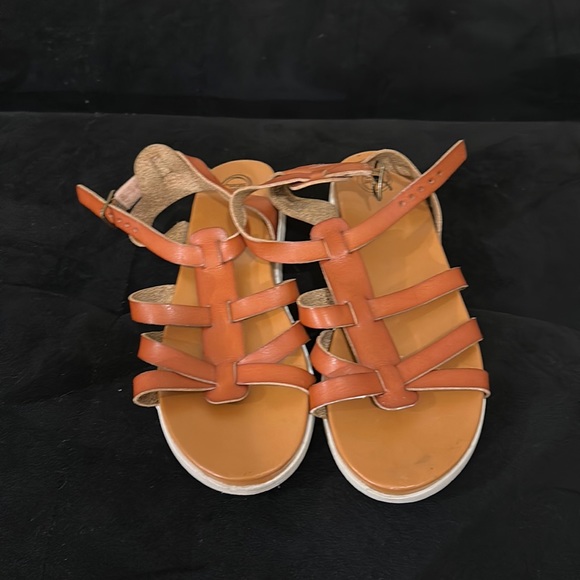 Selling some sandals, shoes. By wonder nation. Leather buckles. Size 5. - Picture 1 of 4